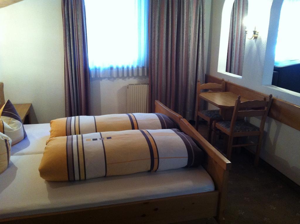 Hotel Garni Pfandl Neustift im Stubaital Værelse billede